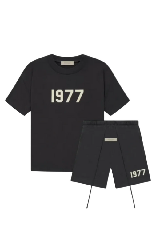 Essential 1977 Short Set