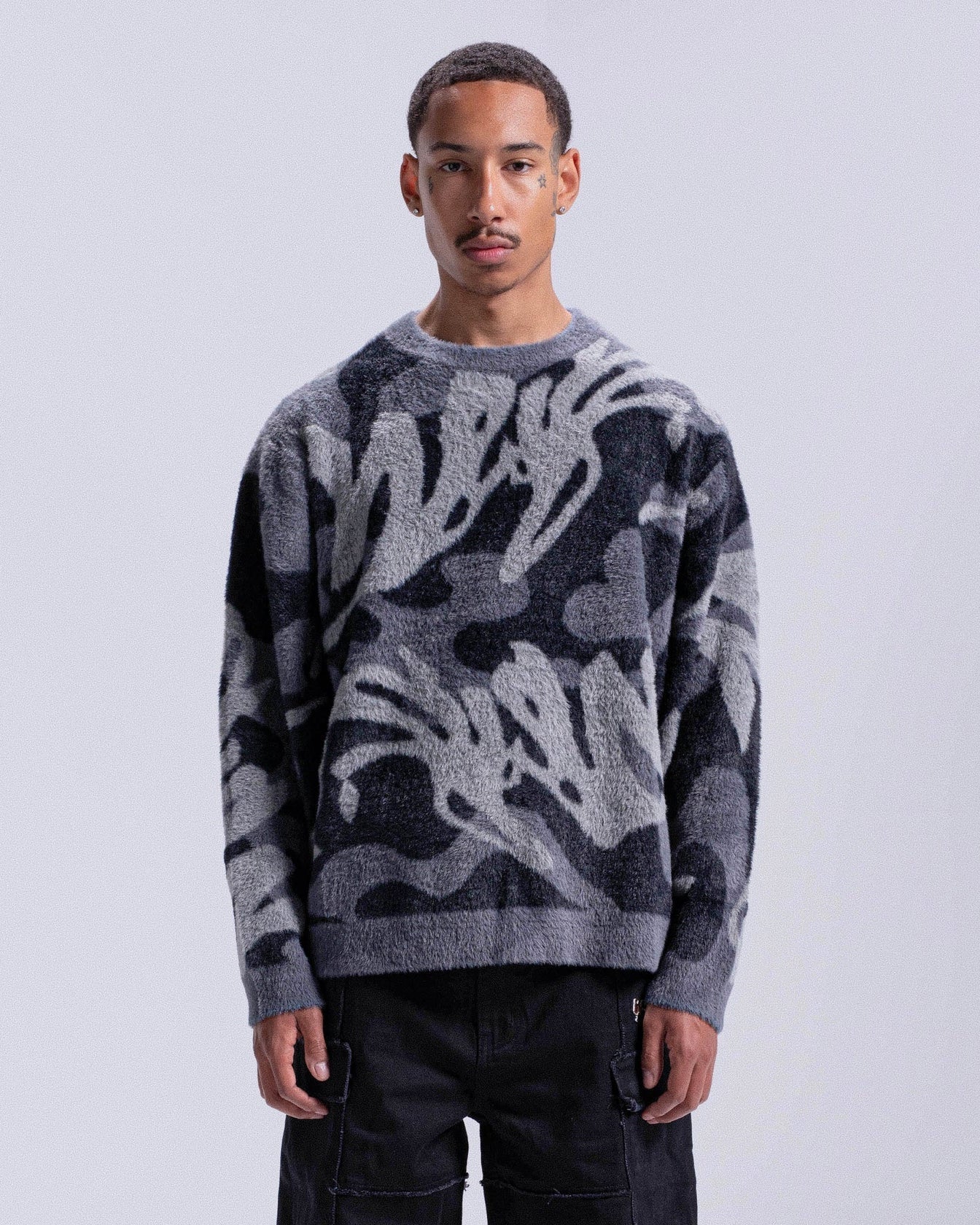 JOSH FLUFFY SWEATER