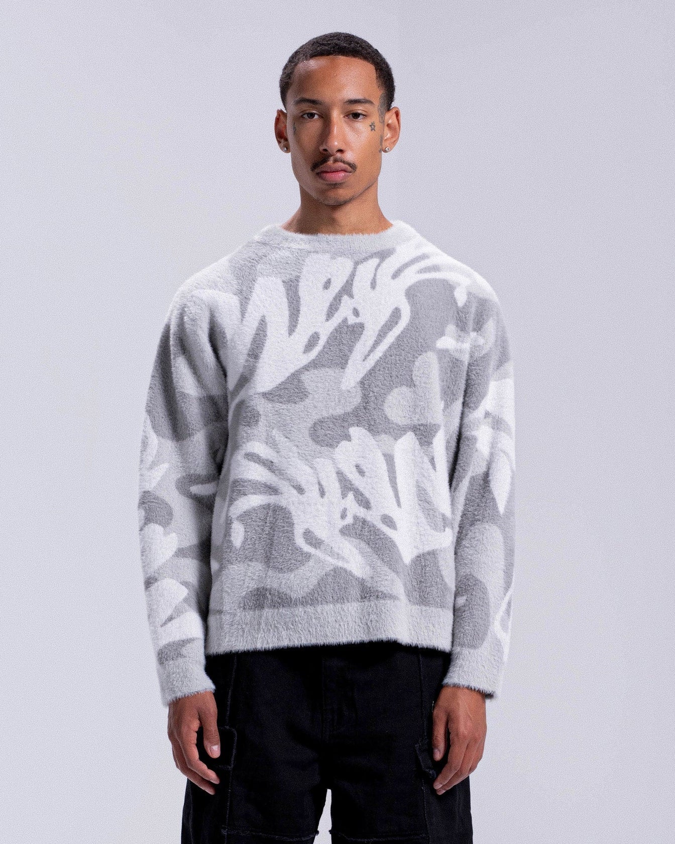 JOSH FLUFFY SWEATER